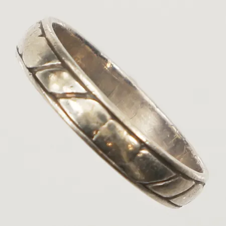 Ring, stl 17½, bredd 3,9mm, år 1938, silver Vikt: 2,3 g