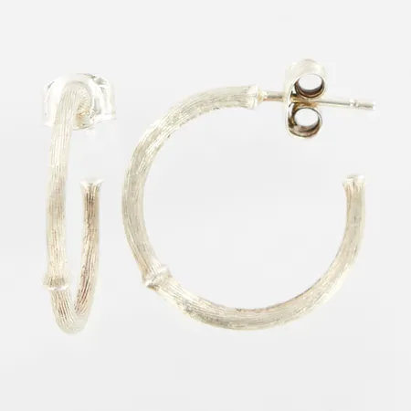 Ett par örhängen Ole Lynggaard Nature Ø21mm, bredd: 2mm, silver 925/1000 Vikt: 3,1 g