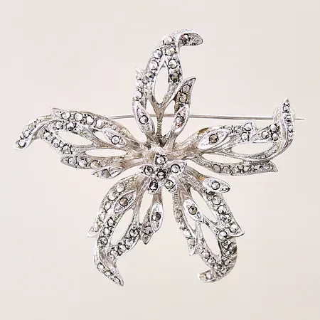 Brosch med markasiter, Ø46,1mm, silver 830/1000 Vikt: 14,6 g