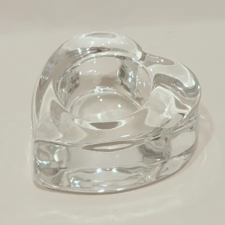 Ljuslykta hjärta Orrefors, längd ca 9cm, bredd 9cm, etikettmärkt, halvkristall