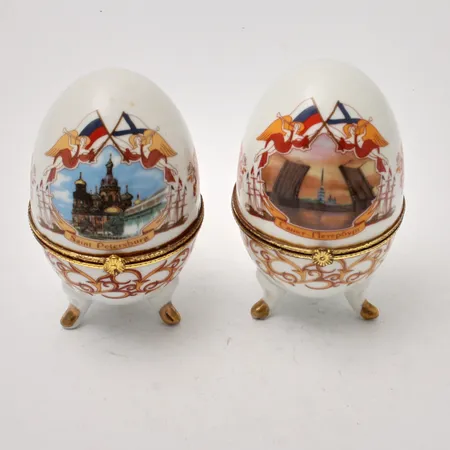 2st porslinsägg i keramik, smyckesgömma, A.C.K,.O, St Petersburg motiv, mått 10cm hög, 6,5cm bred. Vikt: 0 g