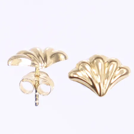 Ett par örhängen i form av snäckor, 10x5mm, 18K Vikt: 0,5 g