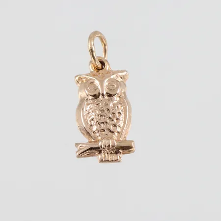 Berlock " Uggla " 18k, höjd ca 14mm Vikt: 0,7 g