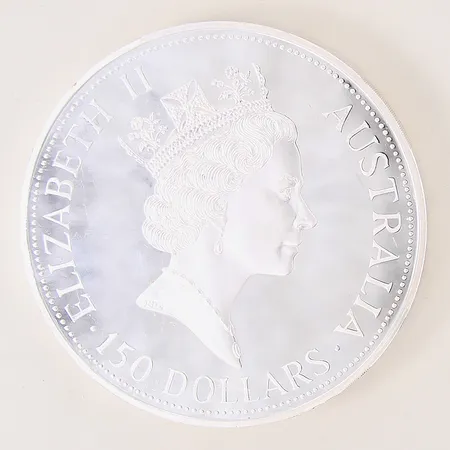 Mynt, The Australian Kookaburra 1 Kilo 999 Silver 1991, Elizabeth II Australian 150 dollars, Ø100mm, repor, silver 999/1000, plastetui, box samt certifikat Vikt: 1000 g