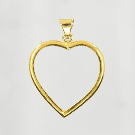 Hänge hjärta, längd 30 mm, bredd 24 mm, gravyr, ögla 18K, hjärta 23K. Vikt: 5,9 g