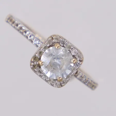 Ring med vita safirer, stl 16¼, bredd 7,5mm, Glamira IVW12, en sten saknas, 14K Vikt: 2 g