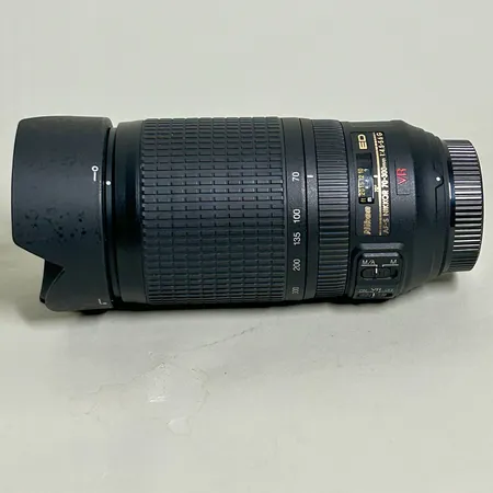 Objektiv Nikon SWM VR ED IF Ø67 Nikkor 70-300mm 1:4,5-5,6 G, UV filter, motljusskydd, skyddslock & påse finns Skickas med postpaket.