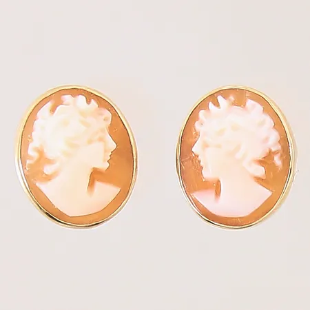 Ett par örhängen med camé, 12,4x10,5mm, 14K Vikt: 2,3 g