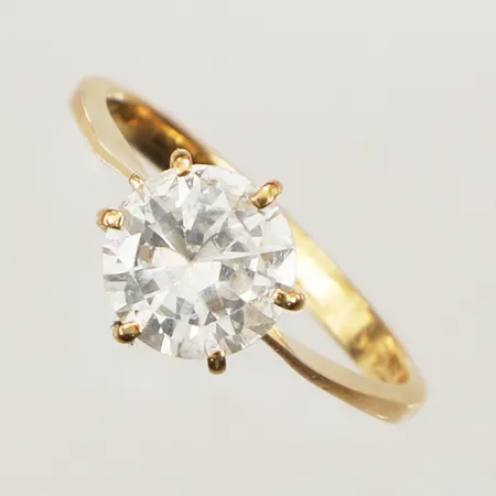 Ring, vit sten, stl 17½, bredd 2,1-9,3mm, 21K Vikt: 3,4 g