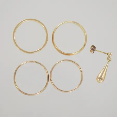 Diverse guld, gravyr, 18K  Vikt: 21,6 g