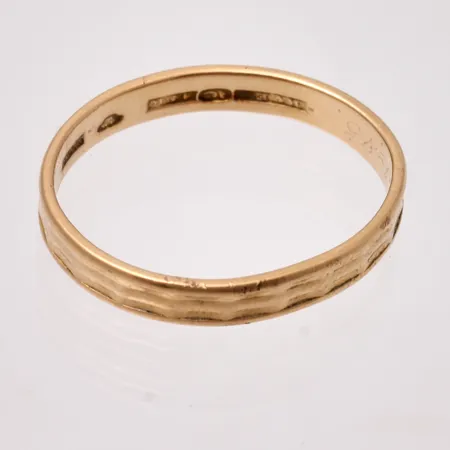 Defekt guld, 18K, vikt 3,67g.