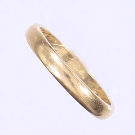 Ring slät, stl 17¾, bredd 3mm, gravyr, 18K Vikt: 3 g