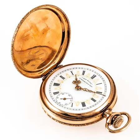 Savonettur N.Gamse. New York "The Alice" i 14K guld med mönstergravyr. Boett Ø 38,5 mm; även innerlock i guld, manuell uppdragning, boettnr 6182112. Glas saknas, monogramgravyr. Bruttovikt: 47,4g.