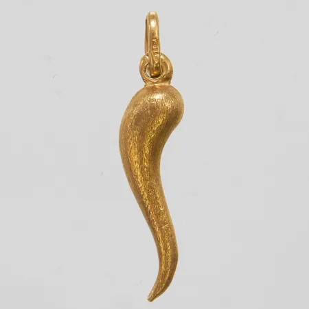 Hänge, cornicello, längd inkl. ögla 31mm, bredd 7mm, 18K Vikt: 1,2 g