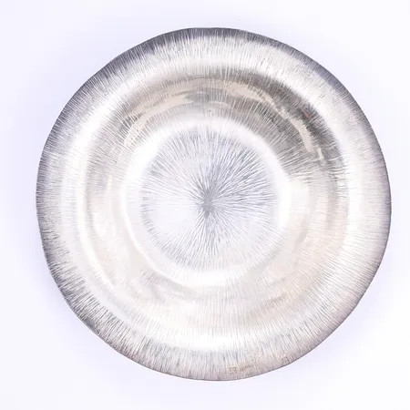 Skål, Alrik Eriksson 2006, hamrad dekor, höjd 2,4, diameter 17cm, silver 925/1000 Vikt: 359,3 g