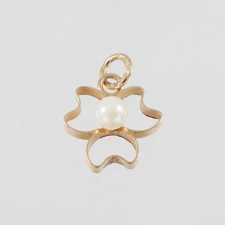 Hänge med pärla 18k, höjd ca 13mm Vikt: 0,8 g