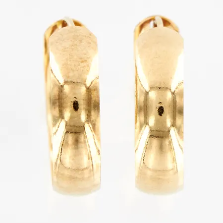 Ett par örhängen, creoler, Ø18mm, bredd 4,5mm, smärre skevhet, 18K Vikt: 1,2 g