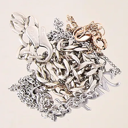 Silversmycken, defekt, silver 925/1000 Vikt: 8,3 g