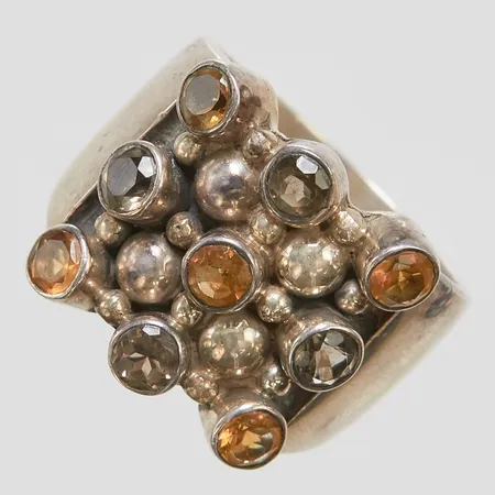 Ring, stl 20, citriner, rökkvarts, GHA, bredd 9,2-18,2mm, 925/1000 silver Vikt: 14 g