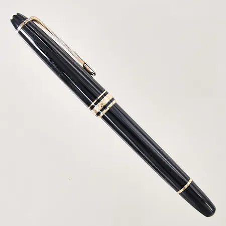Reservoarpenna, Montblanc, Meisterstuck, numrerad: 4810, stift i 14K, längd 14cm, förgyllda detaljer, bruksskick, inga tillbehör