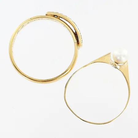 2 ringar, diamanter 10 x ca 0,01ct, odlad pärla, gravyr, defekter, 18K. Vikt: 5,8 g