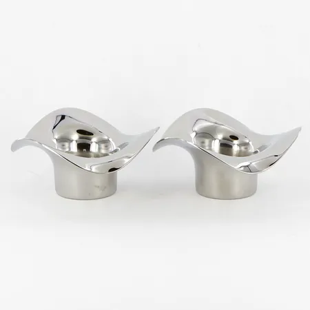 Två ljuslyktor Georg Jensen Bloom Botanica, 5cm, Ø10cm, polerat rostfritt stål Skickas med paket.