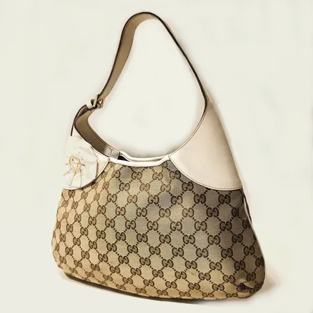 Väska, Gucci GG Canvas Trophy, detaljer i läder, mått 30x26x4cm, nummer 189829 213317, slitage, inga övriga tillbehör