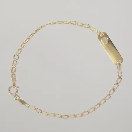 Armband med bricka, justerbar längd 14-15,5 cm, bredd 2,5 mm, 14K Vikt: 1,2 g
