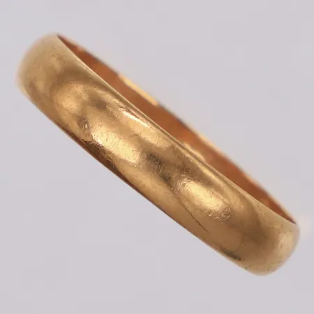 Ring, slät, stl 21, gravyr, 18K Vikt: 4,1 g