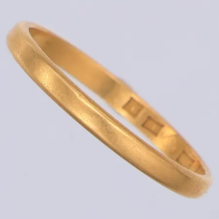 Ring, slät, 22½, gravyr, 20K Vikt: 4 g