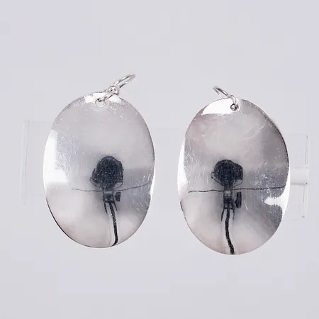 Ett par örhängen, längd: ca 4,5cm, bredd: ca 25mm, 925/1000 silver Vikt: 11,3 g