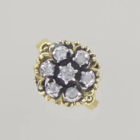 Ring med stenar, Ø 16½ mm, bredd 7 mm, lite ojämn skena, 18K Vikt: 4,2 g