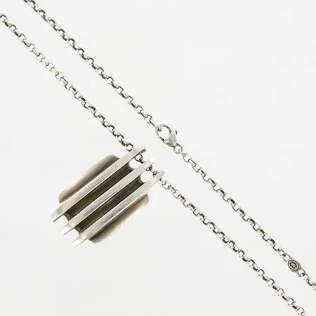 Kedja med hänge Georg Jensen numrerad 462, 67cm, bredd:2mm, hänge 17x30mm, silver 925/1000 Vikt: 22,7 g