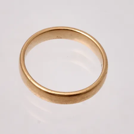 Defekt guld, 9K, vikt 3,49g.