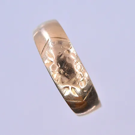 Ring, stl 17, bredd 3-6 mm, 18K. Vikt: 1,1 g