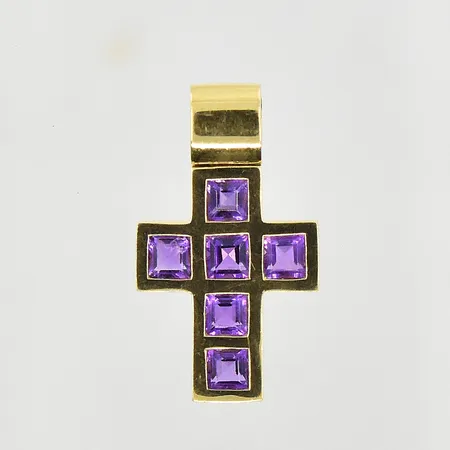 Hänge Kors med lila stenar, längd 23 mm, bredd 13 mm, 18K. Vikt: 3,1 g