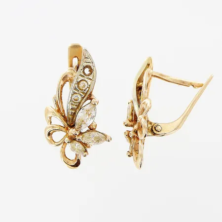 Ett par örhängen, vita stenar, 22x13mm, rödguld, skevt stift, 1 sten saknas, 14K. Vikt: 4,5 g