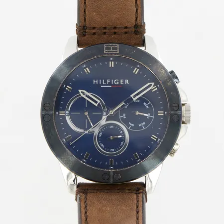 Herrur Tommy Hilfiger, TH.436.1.34.3142, 3014.3158, Harley, blå urtavla, quartz, Ø46mm, med brunt läderarmband, slitage på ring, med originalbox