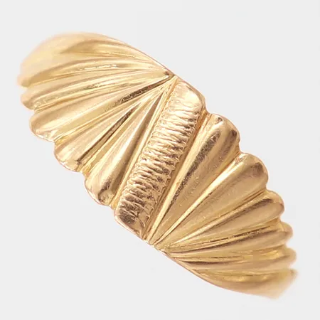 Ring, stl 17¾, bredd ca 2-8mm, skev, 18K Vikt: 1,6 g