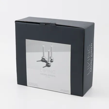 Ljusstake Living Georg Jensen i kartong. Skickas med paket.