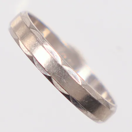 Ring vitguld, Ø20½, gravyr, 18k Vikt: 4,7 g