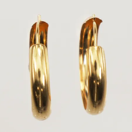 Ett par örhängen, creoler, Ø17mm, bredd 3,2mm, något skeva, 18K Vikt: 0,9 g