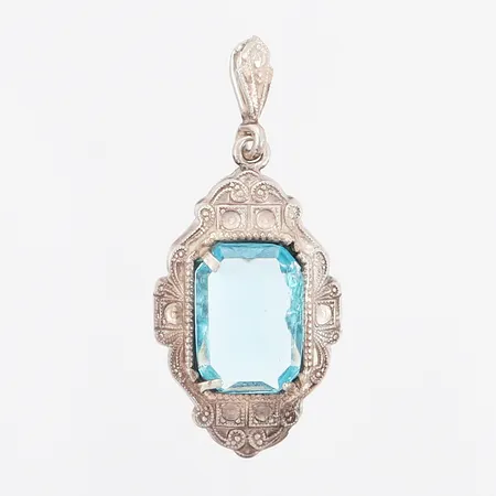 Hänge med ljusblå sten, 38mm, nagg på sten trasig fattning, silver 830/1000 Vikt: 3,7 g