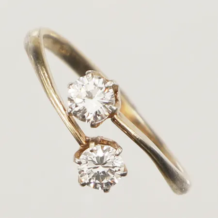 Ring, vita stenar, stl 16, 830/1000 silver  Vikt: 1,4 g