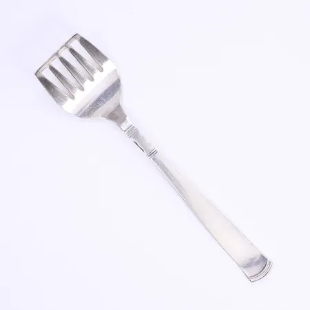 Sardingaffel, Rosenholm, design Jacob Ängman för GAB 1934, detta exemplar 1969, längd 15cm, repor, silver 830/1000 Vikt: 31,5 g
