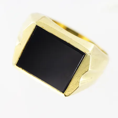 Klackring, svart sten, stl 20½, bredd 4-13mm, 8K.  Vikt: 5,8 g