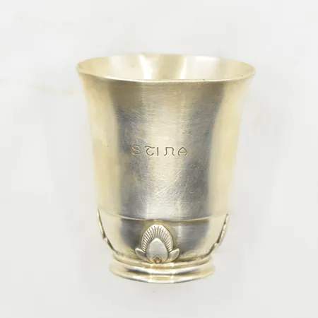 Dopmugg Georg Jensen Denmark, modell 629, höjd ca 7 cm, Ø58 mm, namngravyr, Sterling 925/1000 silver. Vikt: 84,3 g