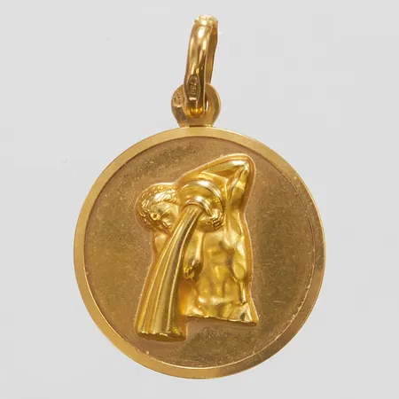 Hänge stjärntecken Vattumannen, längd ca 32mm inkl ögla, bredd 21,5mm, repig, 18K Vikt: 3 g