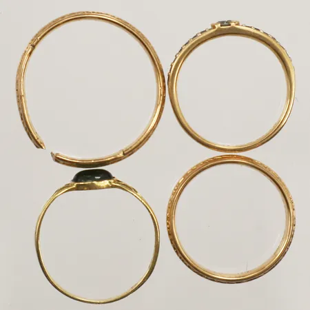 Fyra ringar, defekta, gravyr, 18K Vikt: 10,5 g