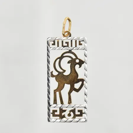 Hänge stenbock, längd 32 mm, bredd 12 mm, rödguld/vitguld, 14K. Vikt: 1 g